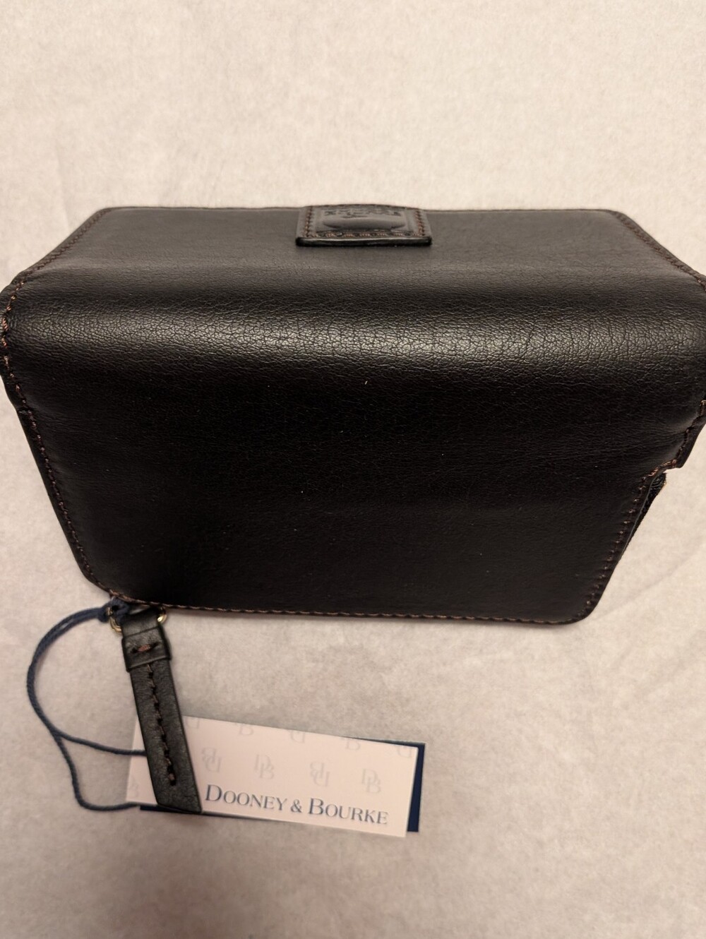 NWT! Dooney & Bourke Florentine Zip Credit Card Wallet in BLACK - Picture 5 of 7